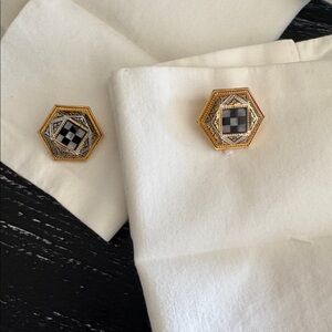 Vintage filigree gold silver tones with onyx & mother of pearl look inlay.